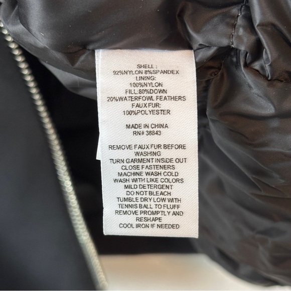 Mercer Collective Saks fifth avenue black Betsy Asymmetric Down Parka small NWT - Picture 11 of 16